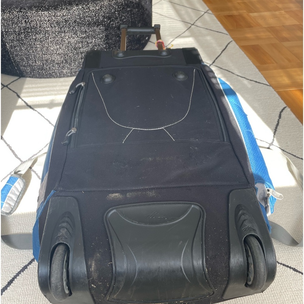 Rolling duffel - Picture 3 of 3
